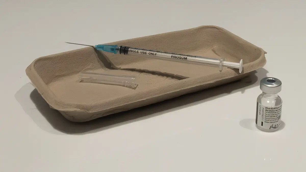 Multi-dose vial and single-dose vial for medications shown