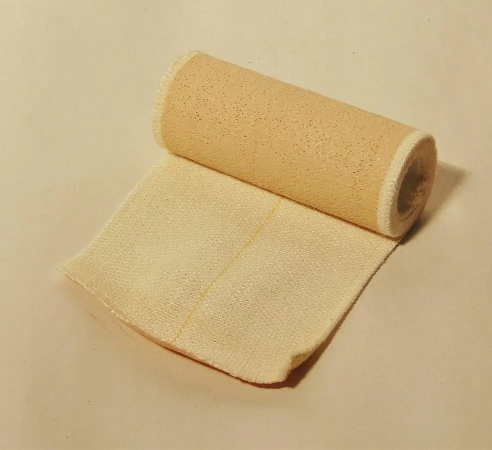 Roller bandages used for wound dressing and support