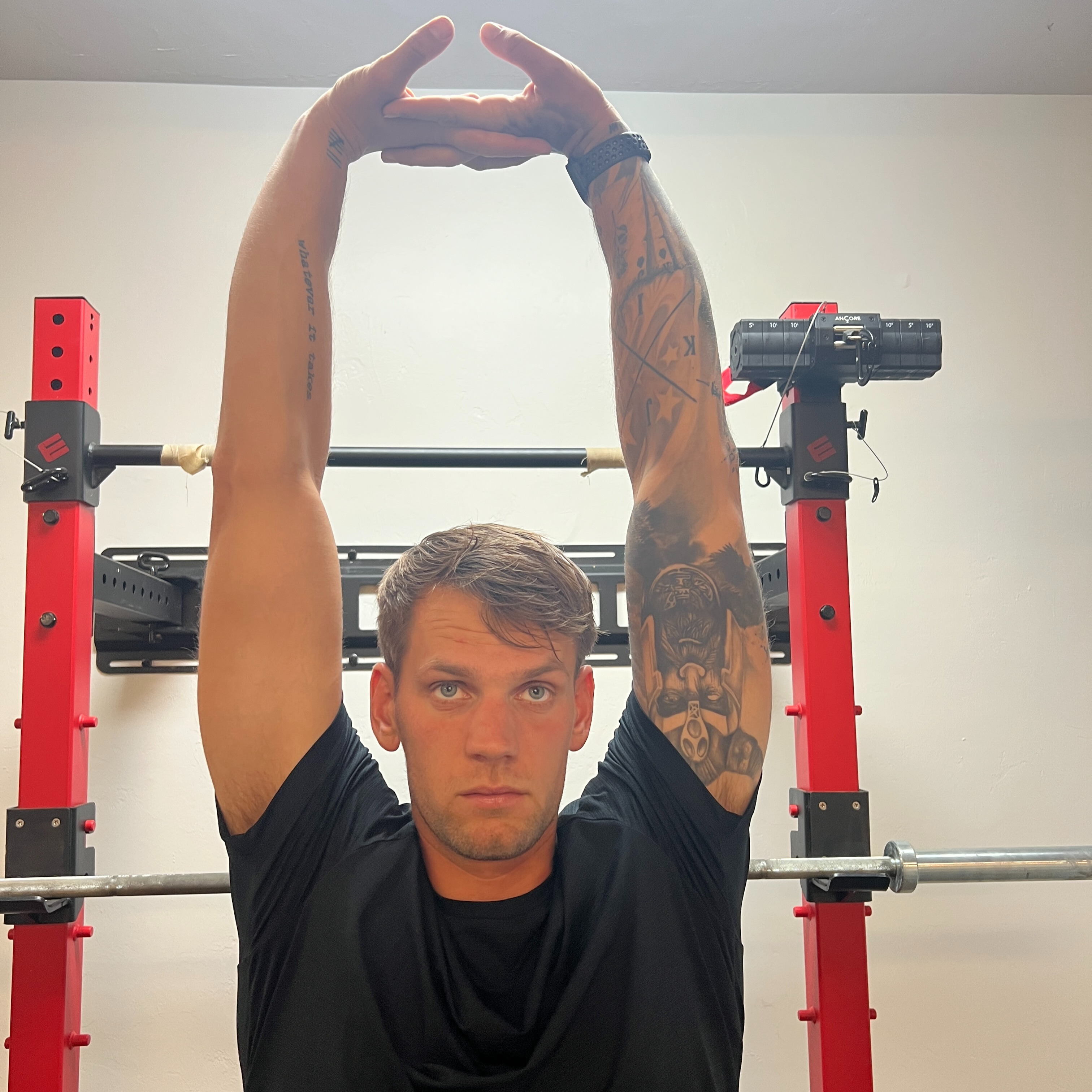 Arms straight up above head (pillar)